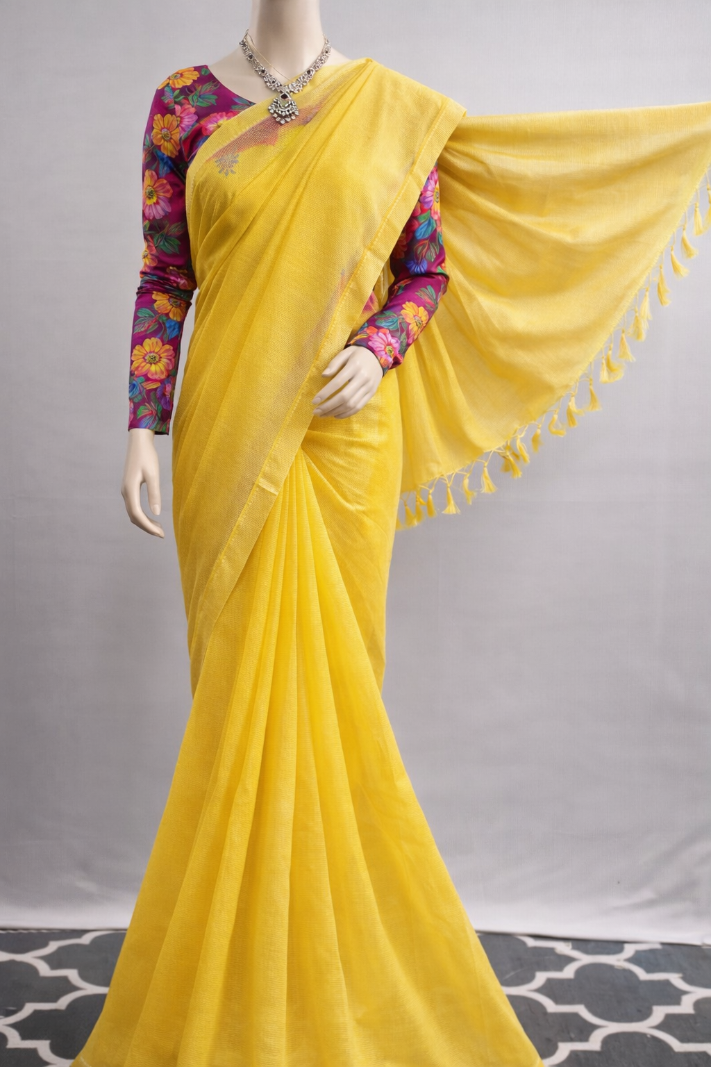 Handloom SP Plain Saree With Blouse